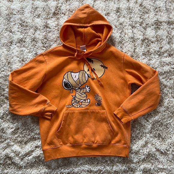 Peanuts Tops - Peanuts snoopy Halloween hoodie